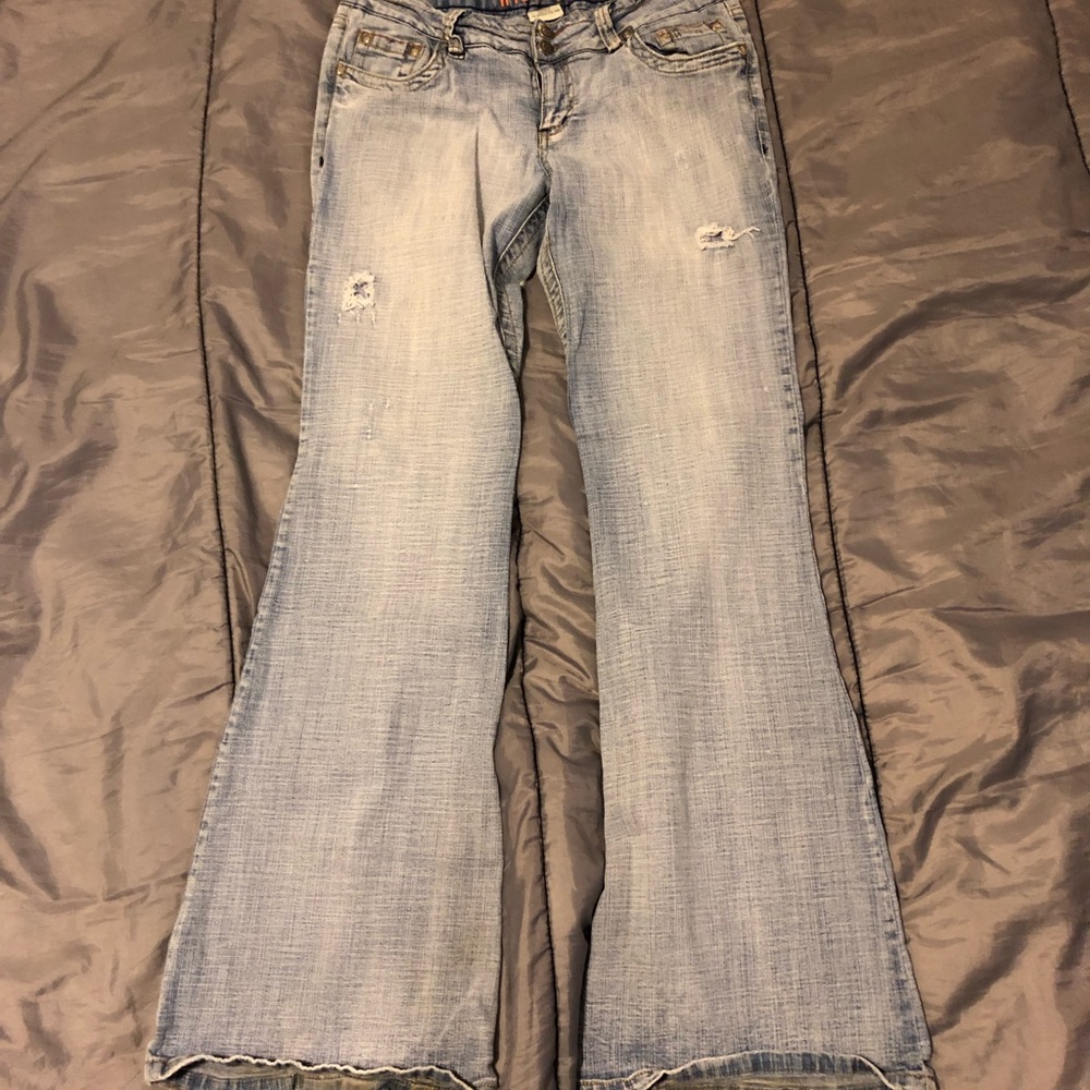 Hydraulic Lightly Distressed & Light Color Jeans